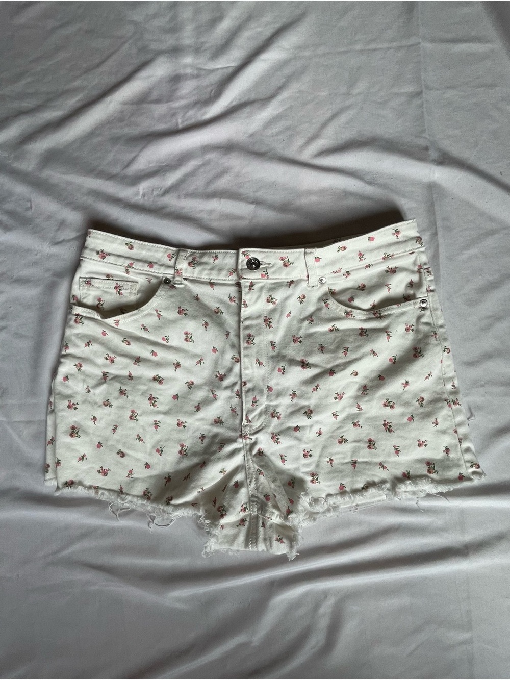 H&M's Divided - White Cutoff Jean Shorts w/ Pink Rosebud Print - Size US 12